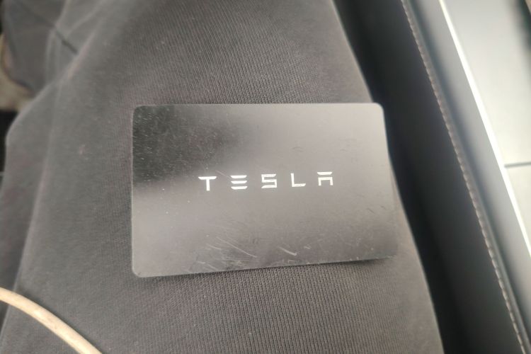 Tesla Model Y 2022 car image #9