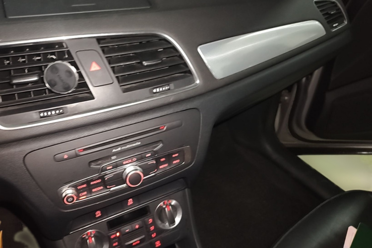Audi Q3 2015 #17 Audi Q3 2015 car image #17