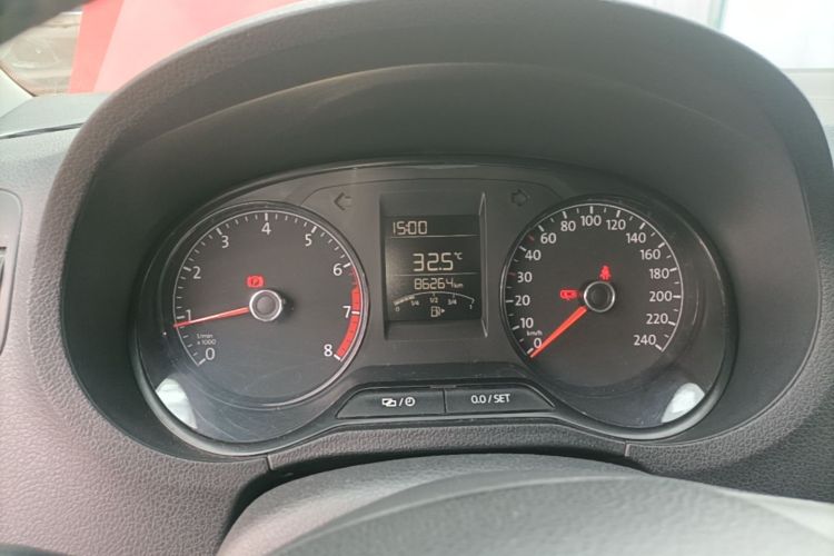 Volkswagen Polo 2018 car image #12