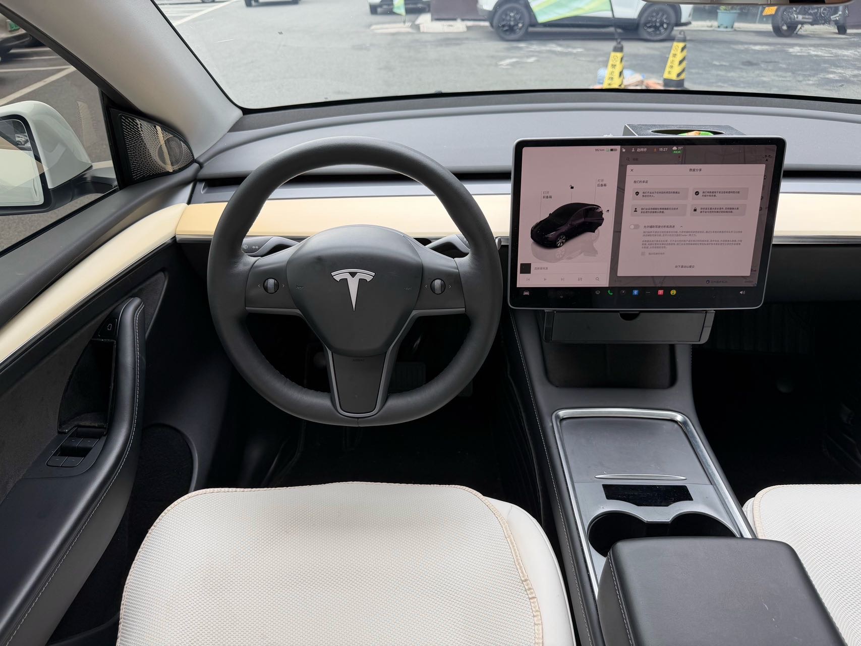 Tesla Model Y 2022 car image #9