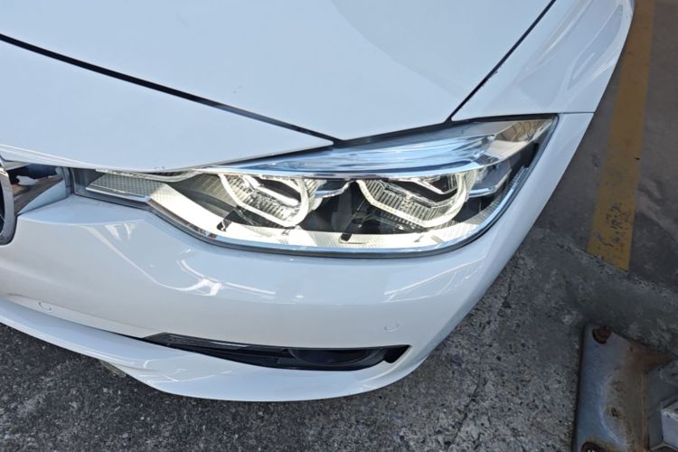 BMW 3 Series 2017 car image #23