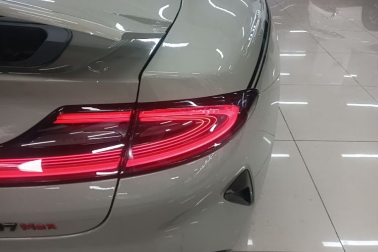 MI SU7 2025 car image #8