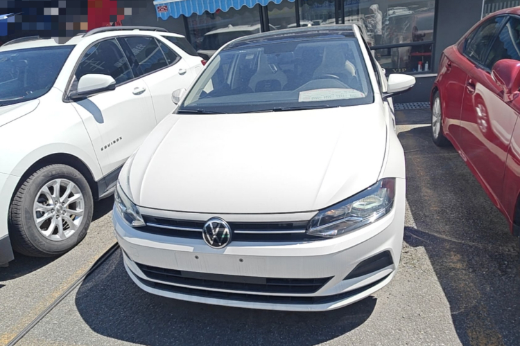 Volkswagen Polo 2022 car image #3