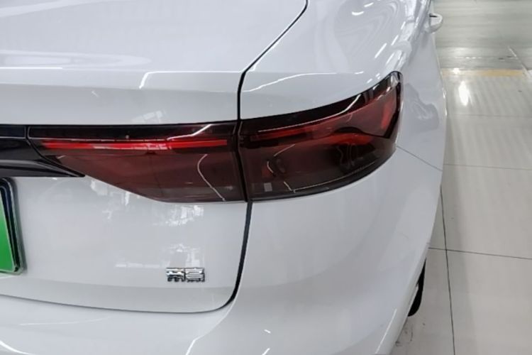 GEELY Emgrand 2023 car image #8