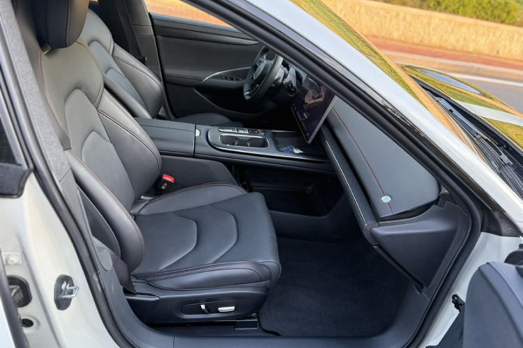 MI SU7 2025 car image #15