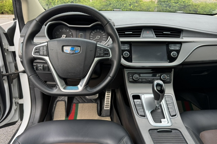GEELY Emgrand GS 2017 car image #12
