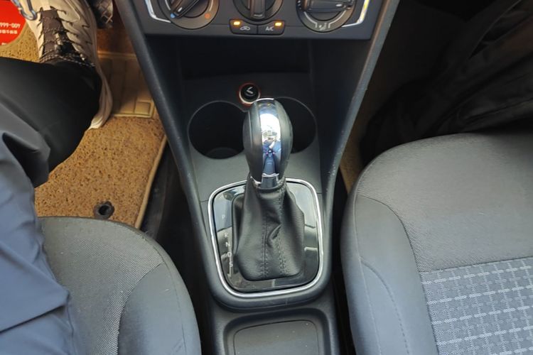 Volkswagen Polo 2017 car image #14