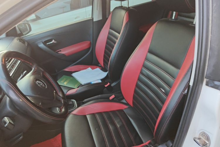 Volkswagen Polo 2019 car image #15