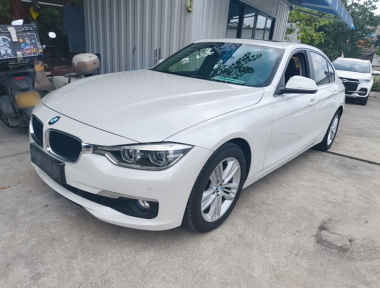 BMW 3 Series 2017 BMW 3 Series 2017 صورة سيارة