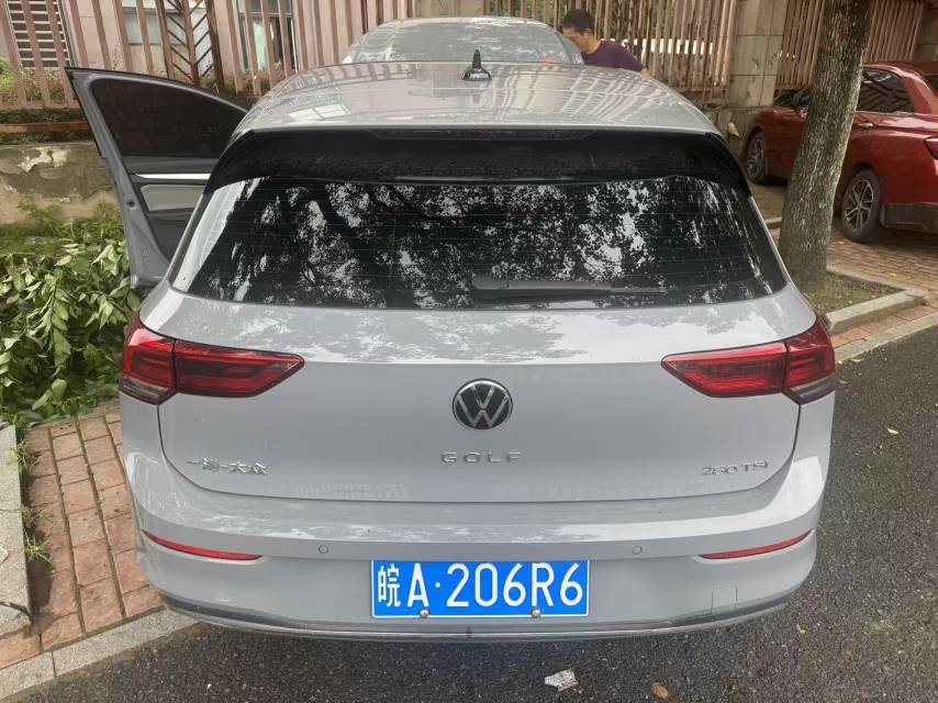Volkswagen Golf 2023 car image #4