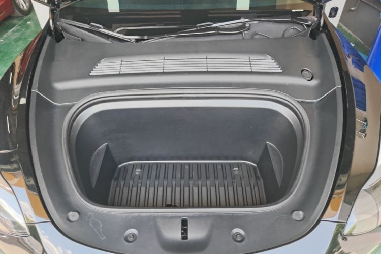 Tesla Model Y 2023 #20 Tesla Model Y 2023 car image #20
