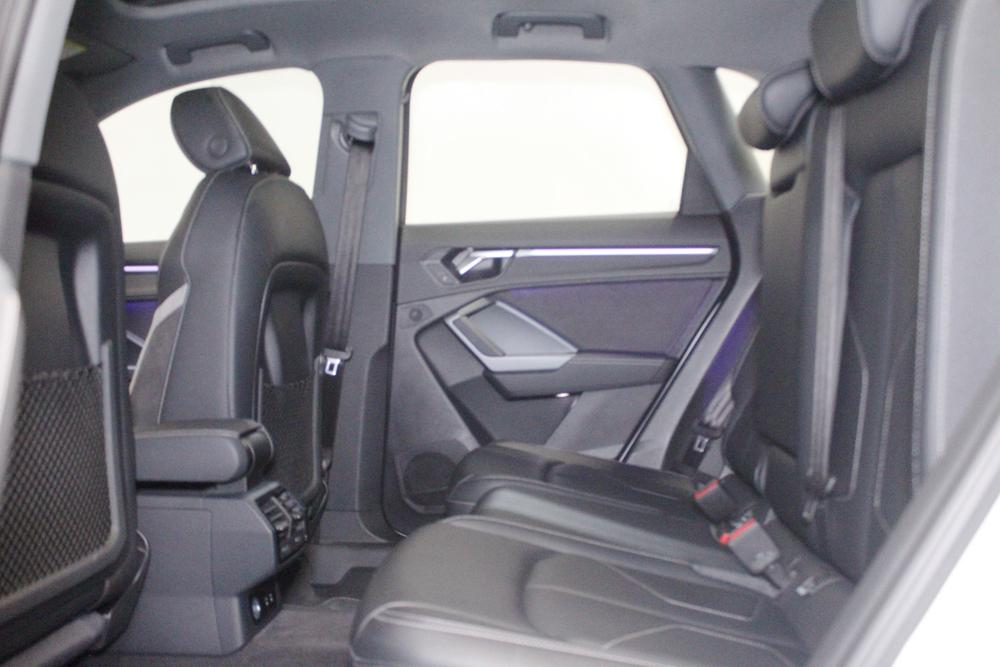 Audi Q3 2024 imagem de carro #13