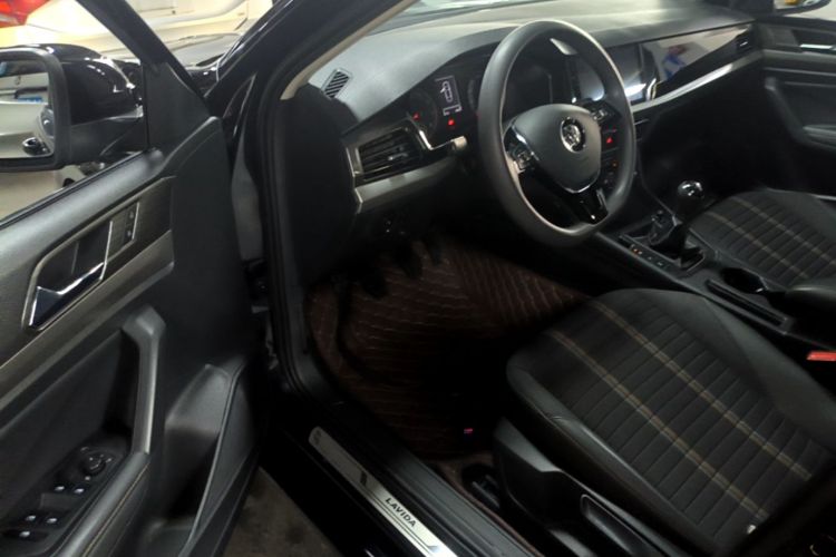 Volkswagen Lavida 2021 car image #16