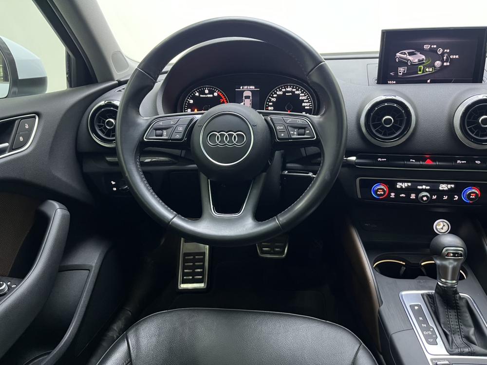 Audi A3 2018 car image #12