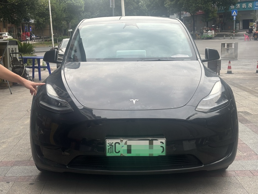 Tesla Model Y 2024 car image #2
