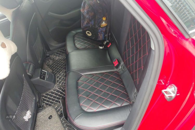 Audi A3 2018 car image #19
