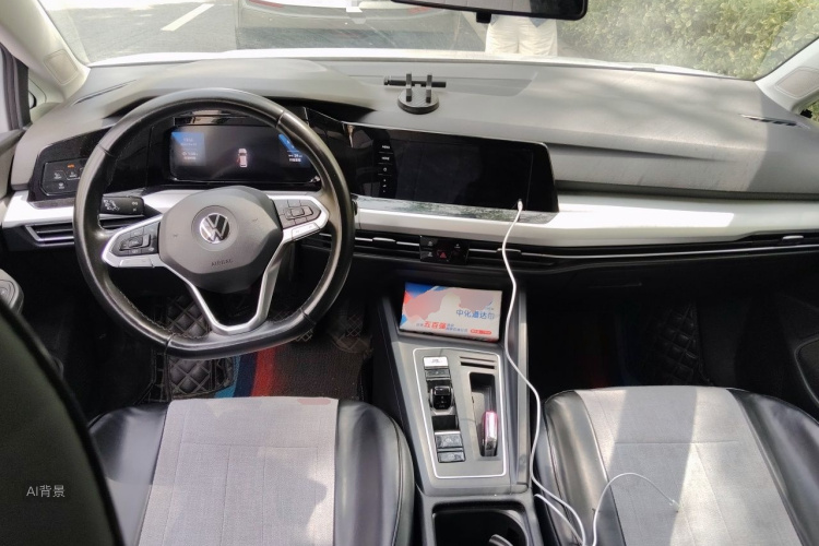 Volkswagen Golf 2021 car image #11