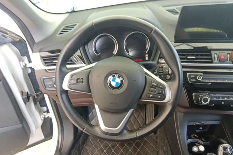 BMW X1 2023 car image #12