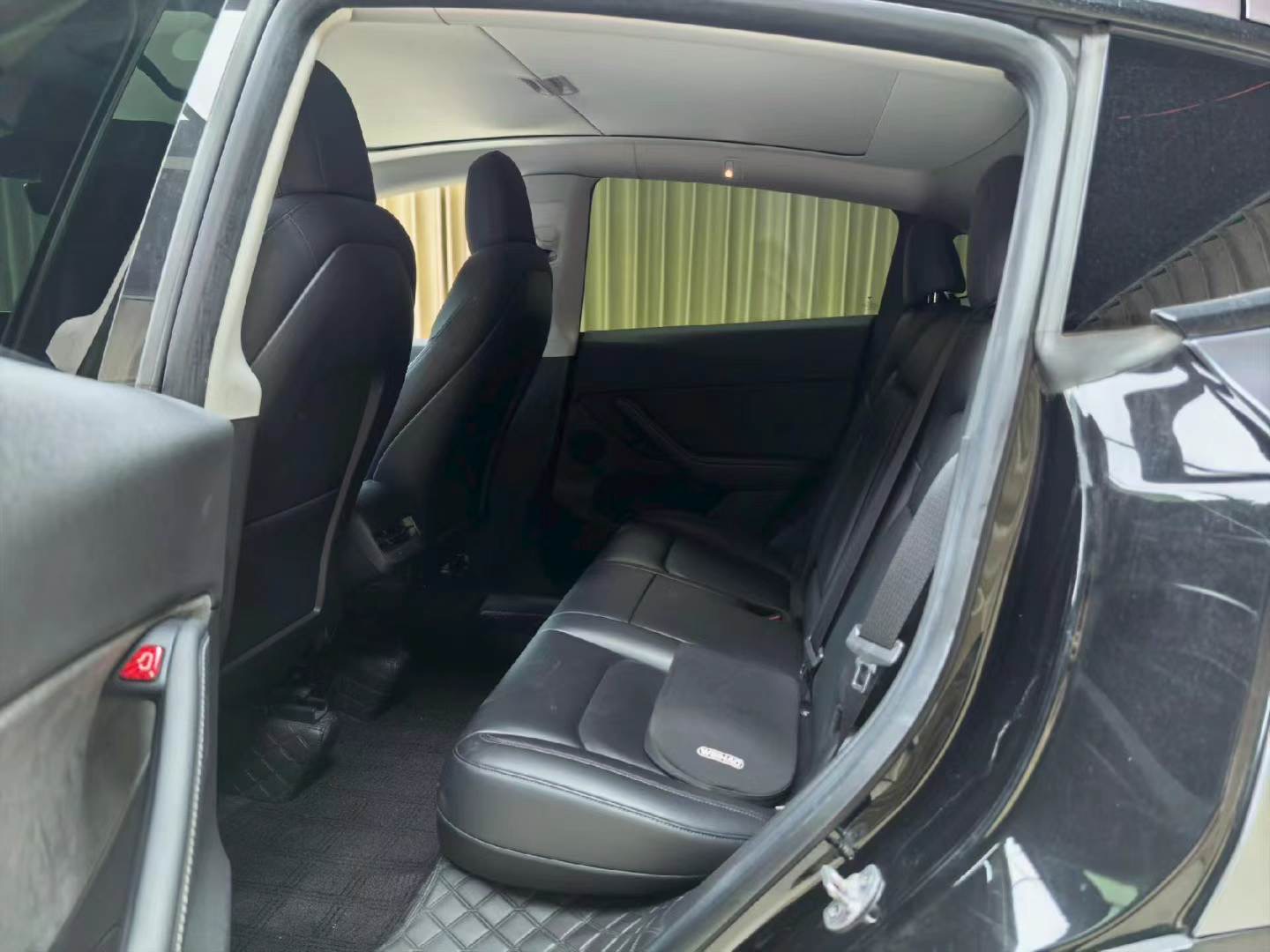 Tesla Model Y 2022 #6 Tesla Model Y 2022 car image #6
