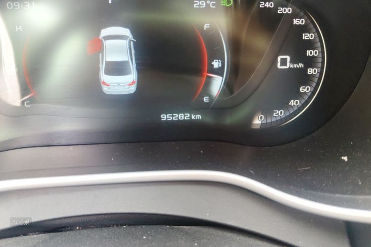 GEELY Emgrand 2018 car image #14