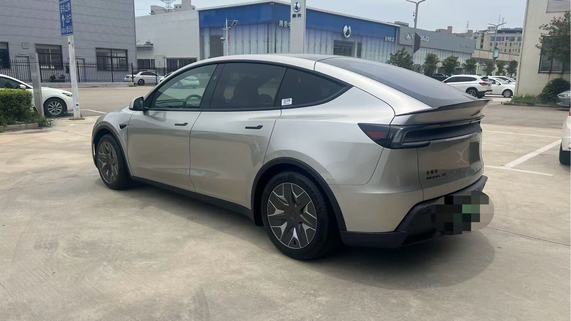 Tesla Model Y 2026 #11 Tesla Model Y 2026 car image #11