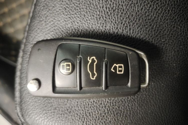 Audi A3 2019 immagine di auto #9
