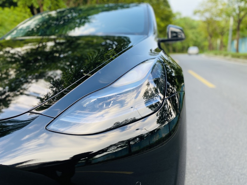 Tesla Model Y 2023 car image #17