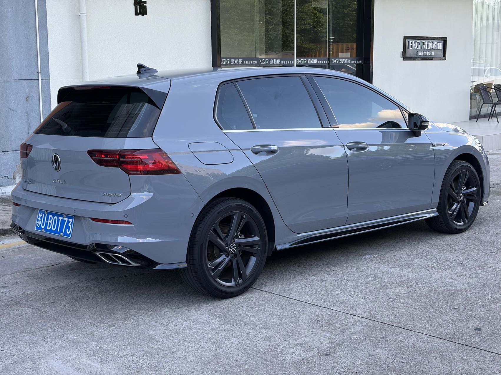 Volkswagen Golf 2023 car image #11
