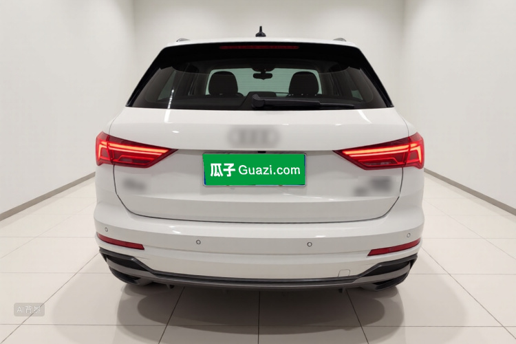 Audi Q3 2020 car image #6