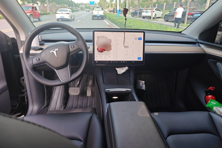 Tesla Model Y 2022 #7 Tesla Model Y 2022 car image #7