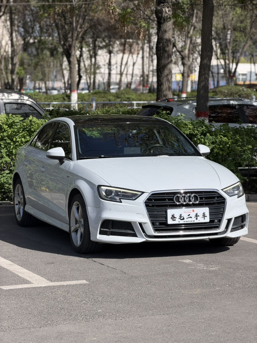 Audi A3 2018 car image #3