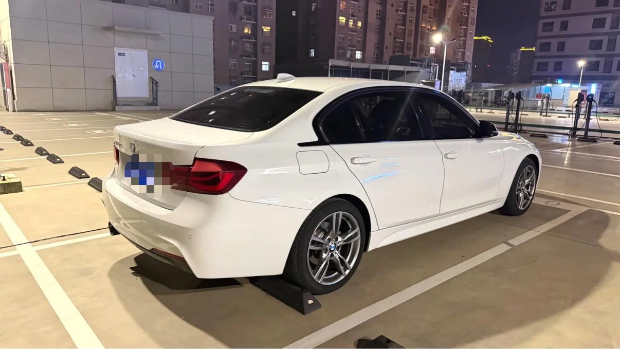 BMW 3 Series 2018 #4 BMW 3 Series 2018 car image #4