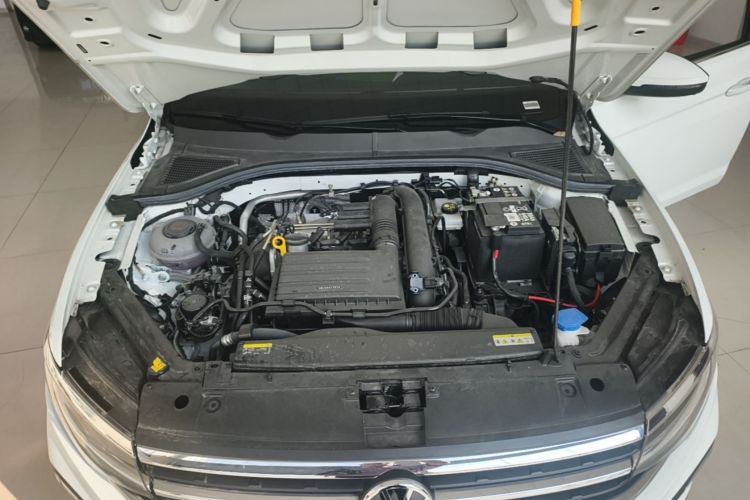 Volkswagen Bora 2025 car image #20