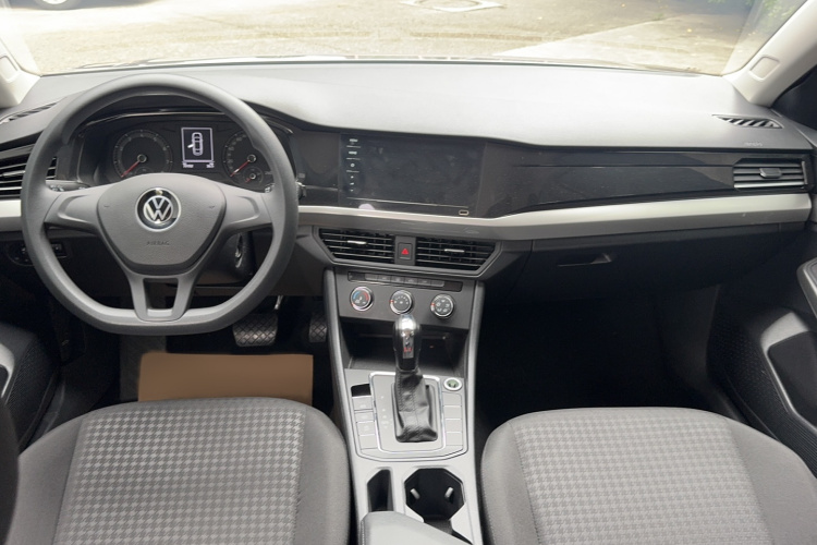 Volkswagen Bora 2022 car image #10