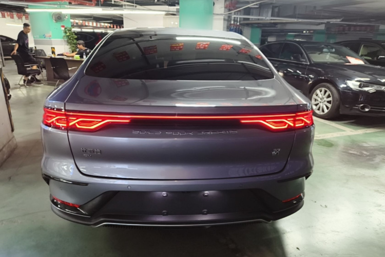 BYD Han 2023 car image #4