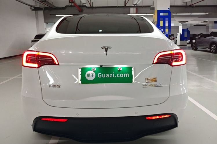Tesla Model Y 2023 #6 Tesla Model Y 2023 car image #6