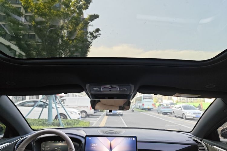 BYD Han 2024 car image #18