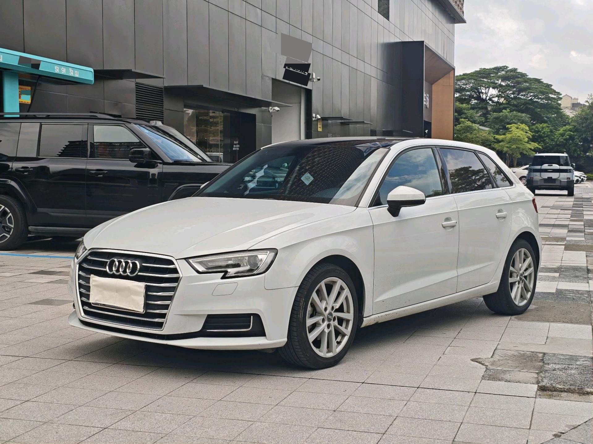 2020 immagine di auto 