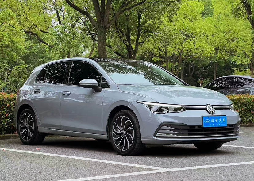 Volkswagen Golf 2022 car image #3