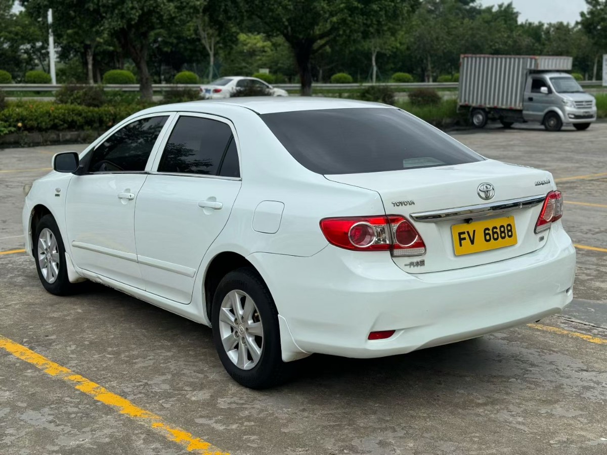 Toyota Corolla 2012 изображение автомобиля #9