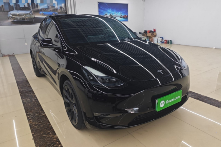 Tesla Model Y 2023 #4 Tesla Model Y 2023 car image #4