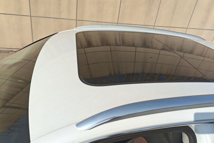 Audi Q3 2018 car image #25