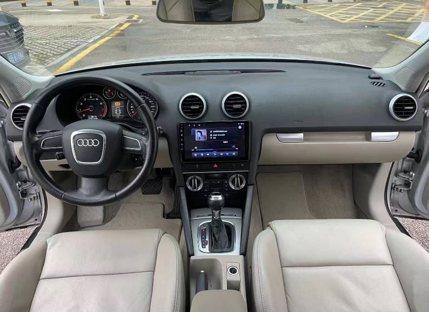 2010 car image #6