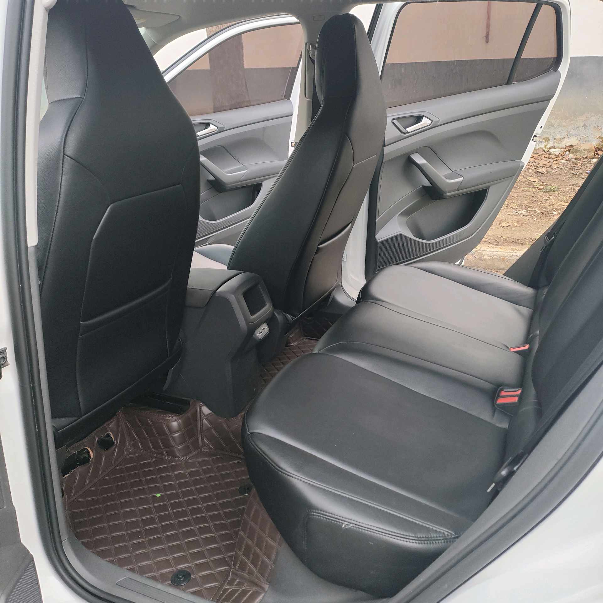 Volkswagen T-Cross 2020 immagine di auto #5