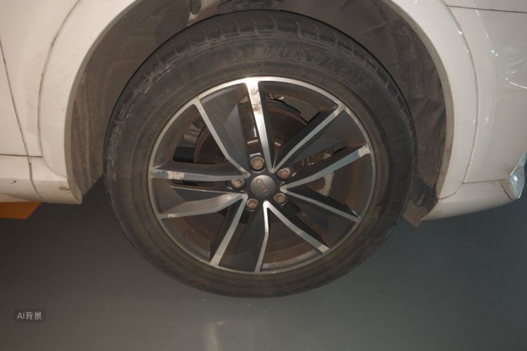 Audi Q3 2019 car image #9