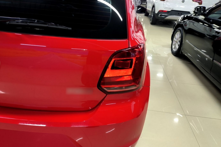 Volkswagen Polo 2017 car image #8
