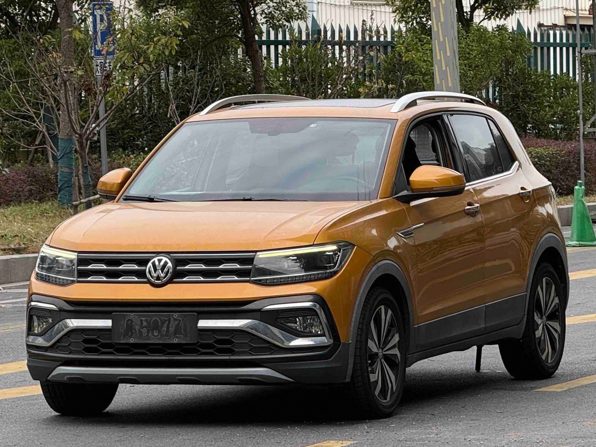 Volkswagen T-Cross 2019 car image 