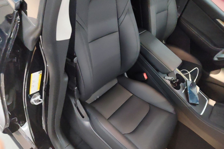 Tesla Model Y 2022 car image #21