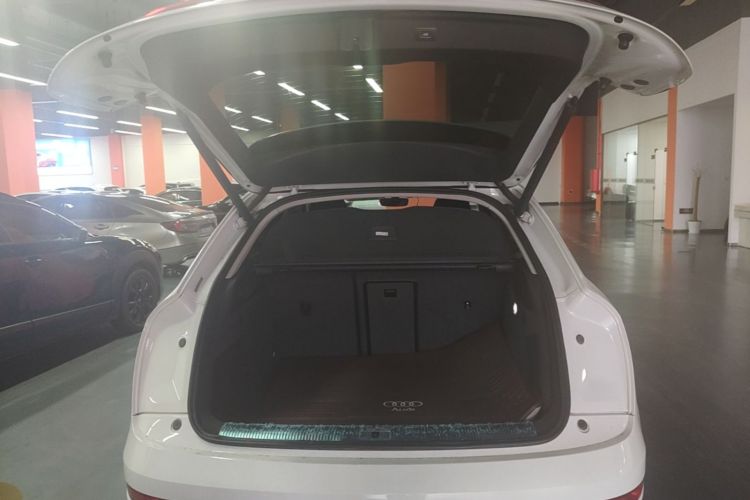Audi Q3 2018 #19 Audi Q3 2018 car image #19