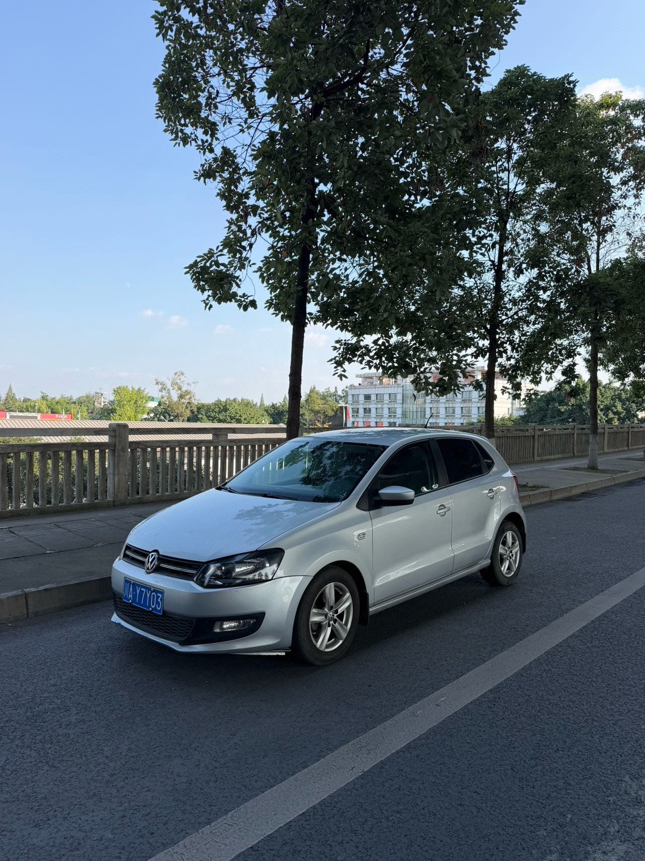 Volkswagen Polo 2011 صورة سيارة 